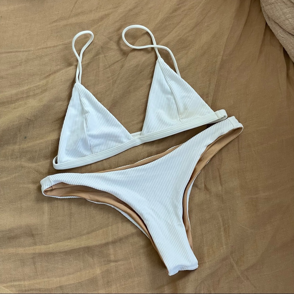 SIE White Ribbed Set